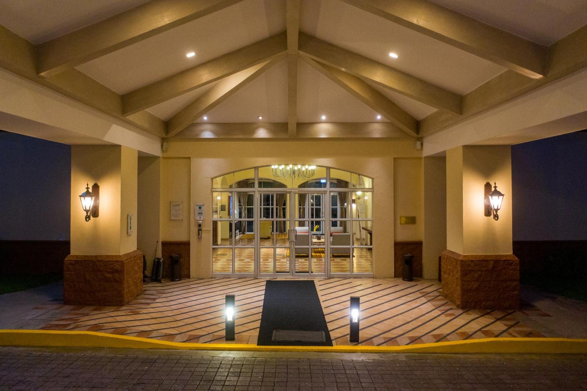 ควอลิตี้ โฮเต็ล เรียล แอโรปัวโต Hotel San Luis ภายนอก รูปภาพ